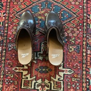 Dansko fringe Clogs